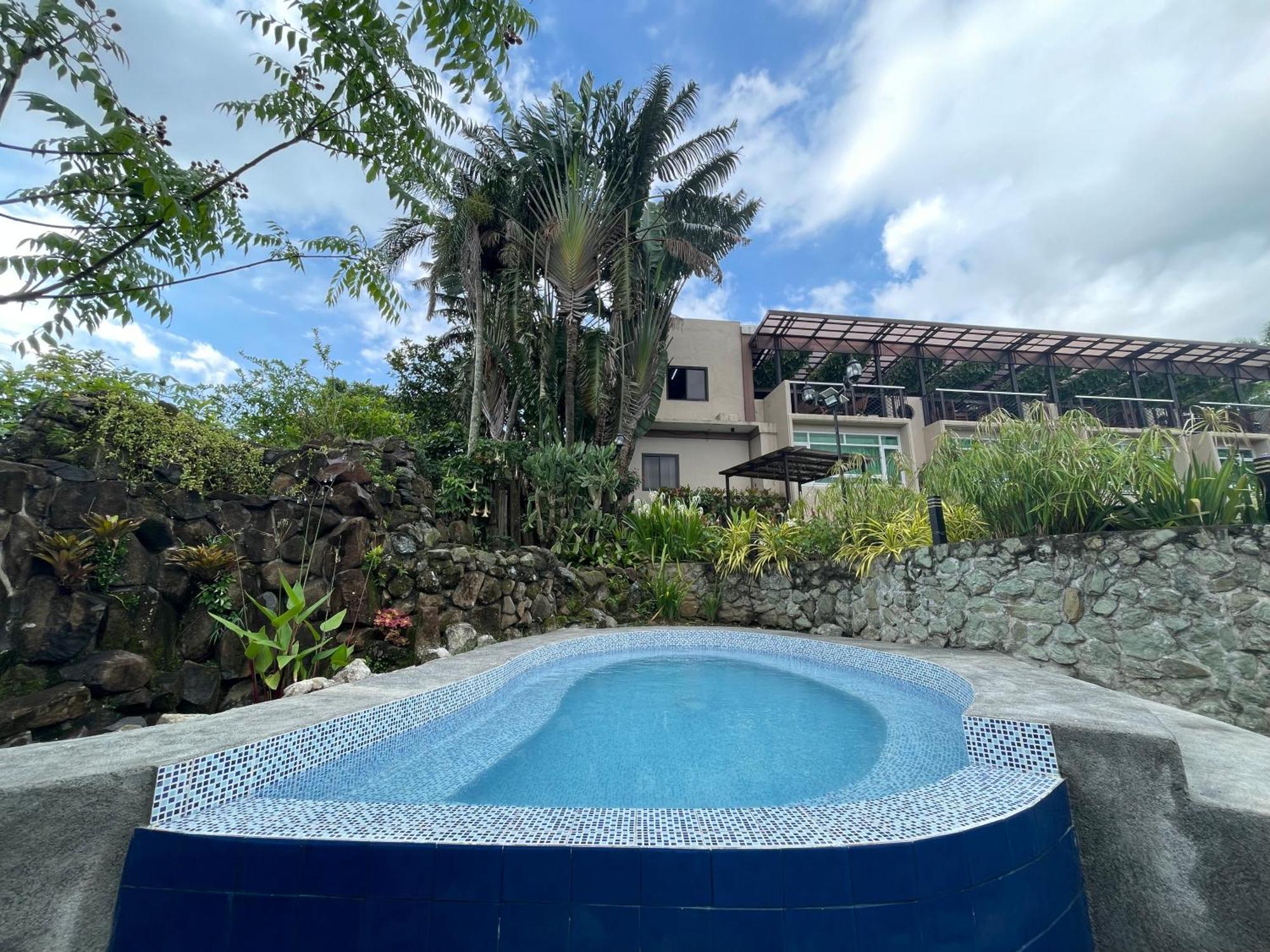 The Lakeview Suites Tagaytay City Exterior foto